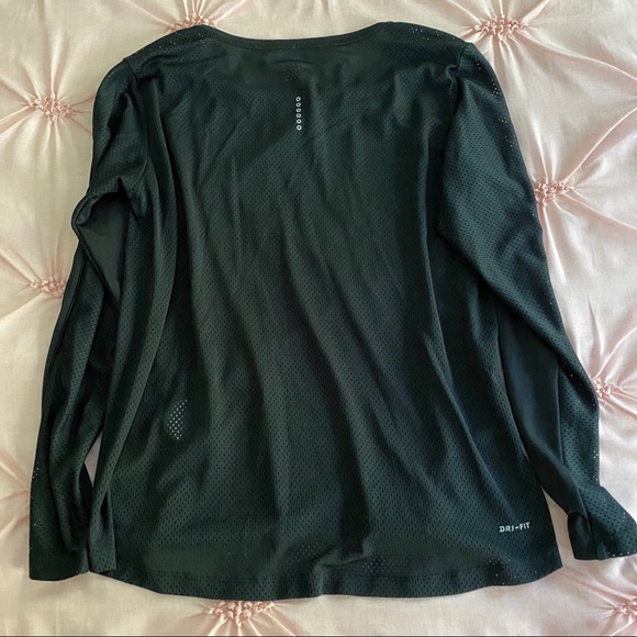 NWOT • Nike Running Shirt | Women's Size Large - Picture 4 of 4
